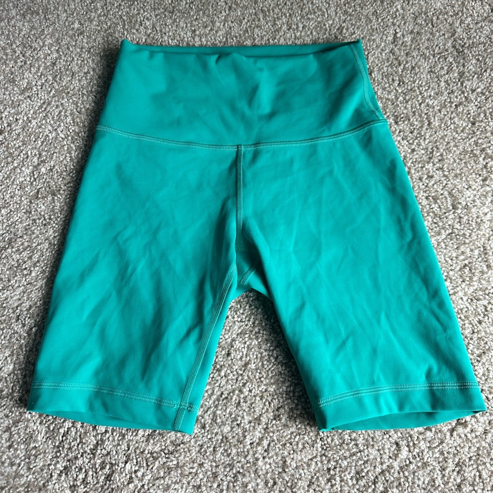 Lululemon Wonder train Hi-Rise short 8”